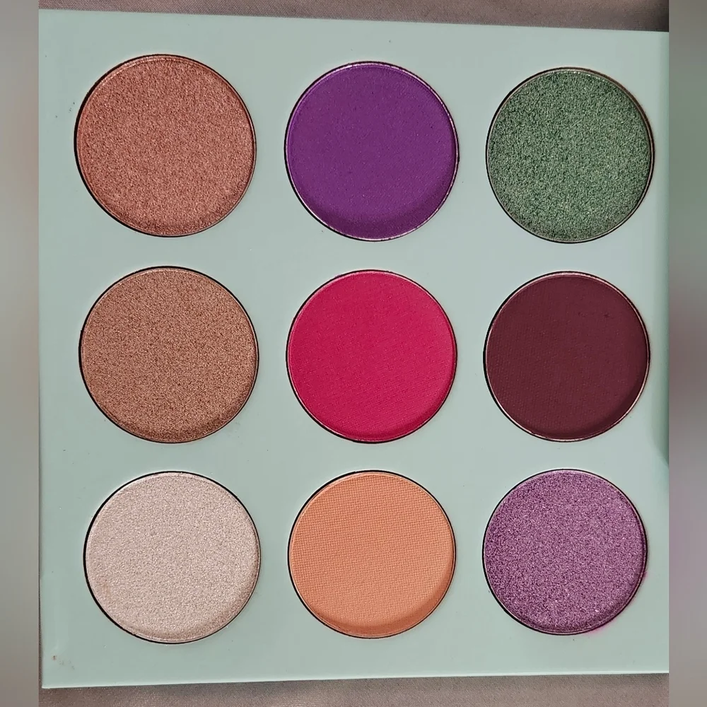 💋HOST PICK💋 NIB Peachy Queen Summer Bloom Eyeshadow Palette